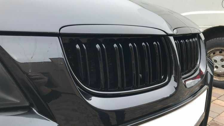 Nerki Grill Nakładki BMW E90 E91 przedlift 05/08 Czarny połysk