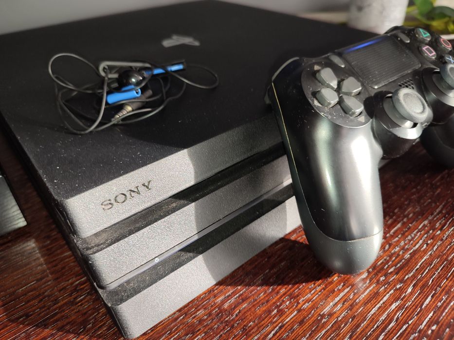Zestaw Ps4 Konsola Pro 1 TB Sony Pad PlayStation 4 komplet karton gry Hit