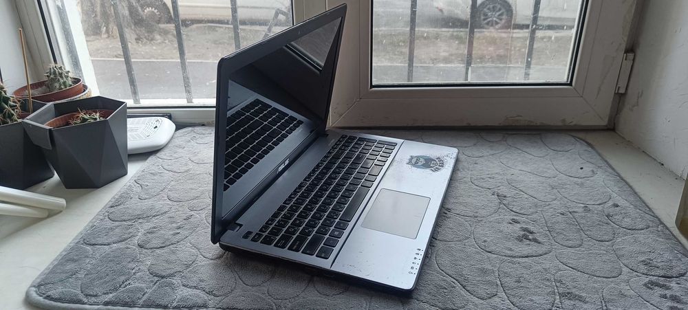 Ігровий Ноутбук Asus X550C P-2117U RAM 6Gb SSD 240Gb GeForce 720M 2Gb