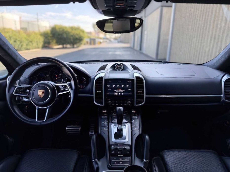 Porsche Cayenne      2017