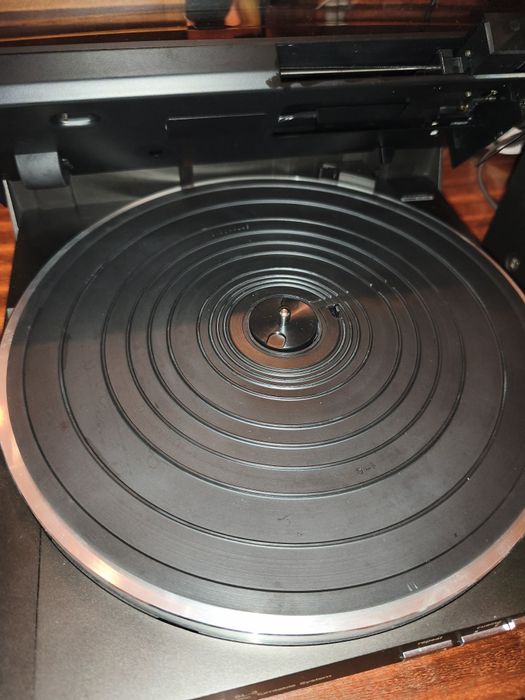 Aparelhagem Technics com gira-discos