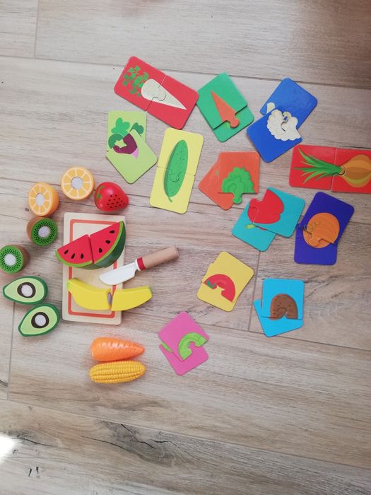 Zestaw owoców drewnianych