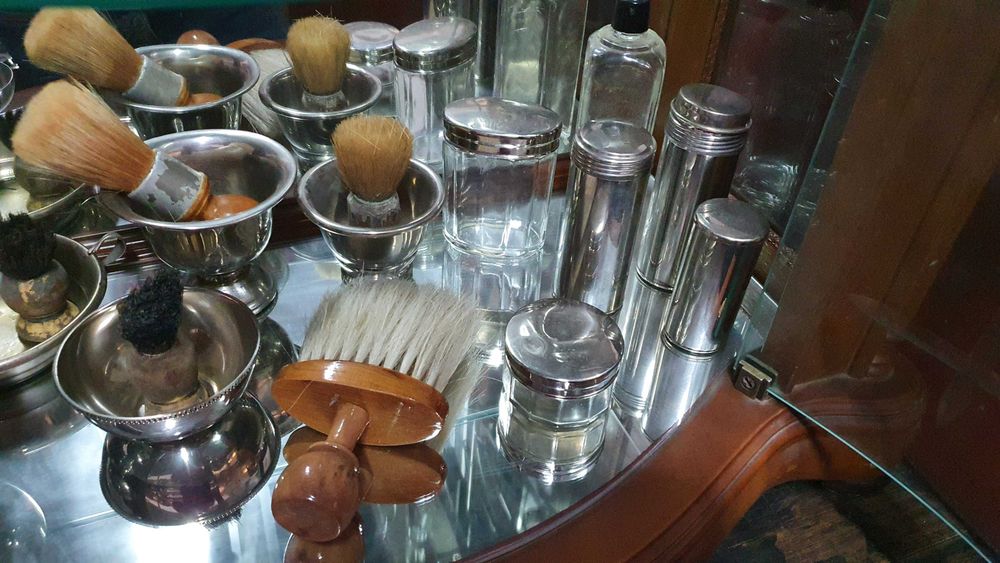 Frascos e pinceis barbeiro