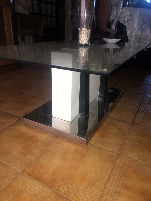 Mesa de centro de vidro