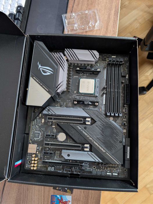 Материнська плата ASUS ROG Strix X570-E Gaming AM4