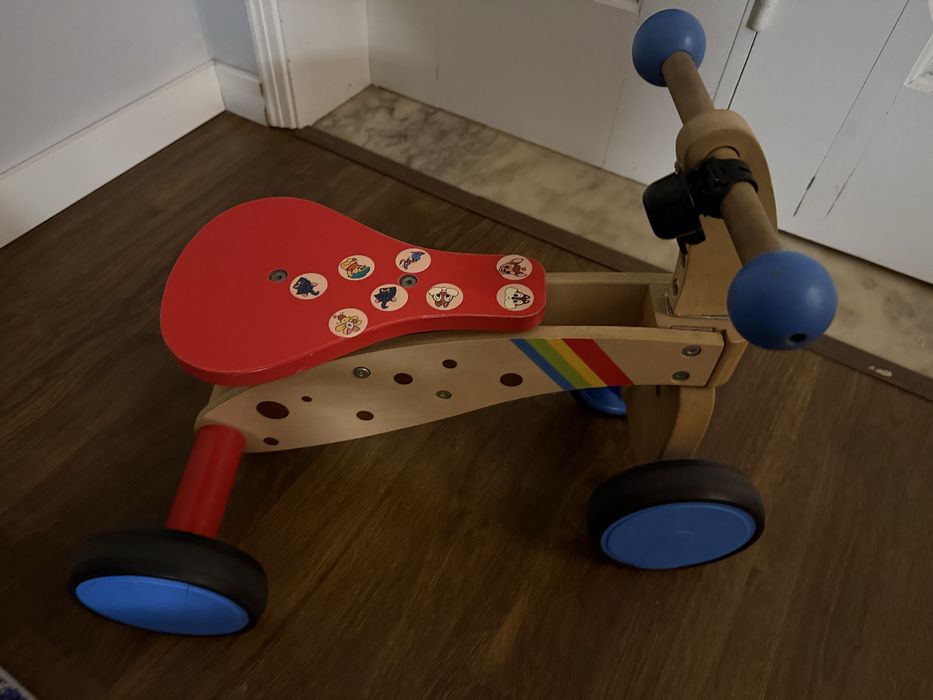 Triciclo sem pedais infantil