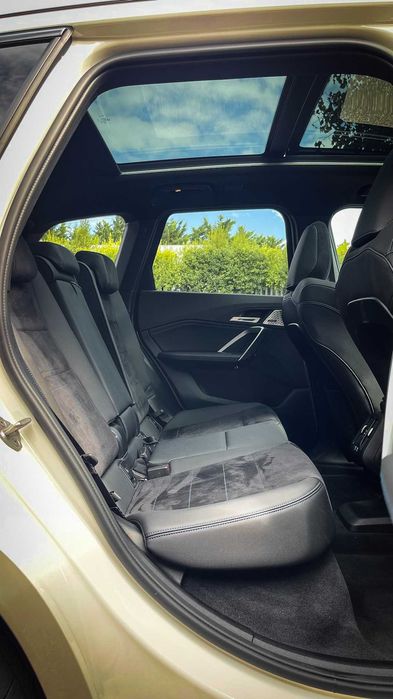 BMW X1 xDrive30e M Sport 326cv — configuração muito completa com Teto Panorâmico, HUD, Harman Kardon, Driving Assistant Professional