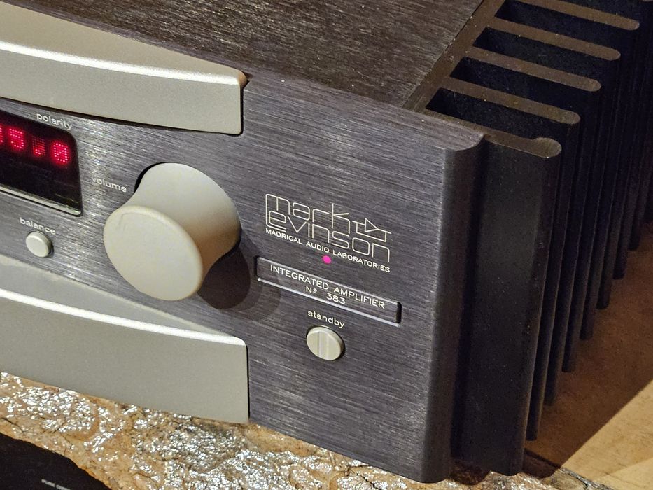 Mark Levinson 383