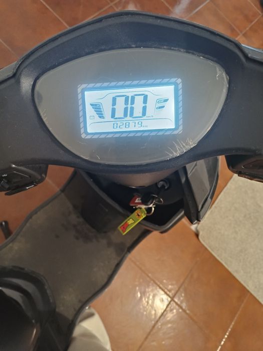 Scooter Elétrica MilG Super – Excelente Estado