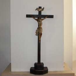 Grande crucifixo em madeira início Séc XIX