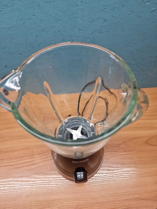 Blender kielichowy Severin SM 3718