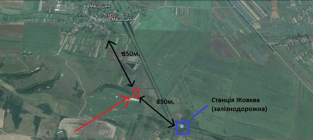 Земельна ділянка розташована в с.Мацошин