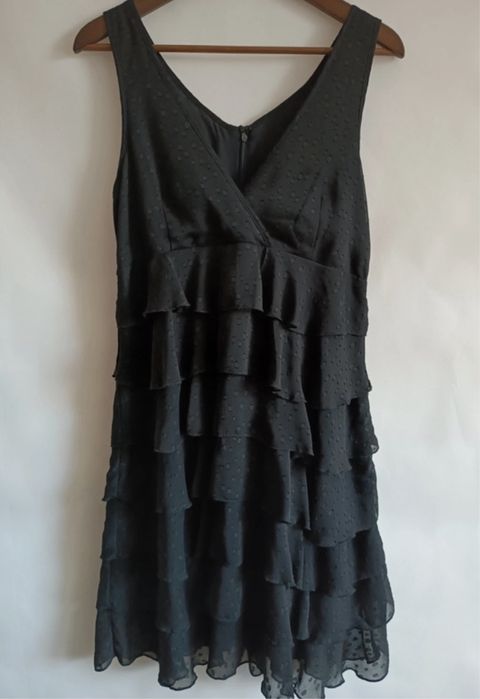 Czarna sukienka wyjściowa, mała czarna