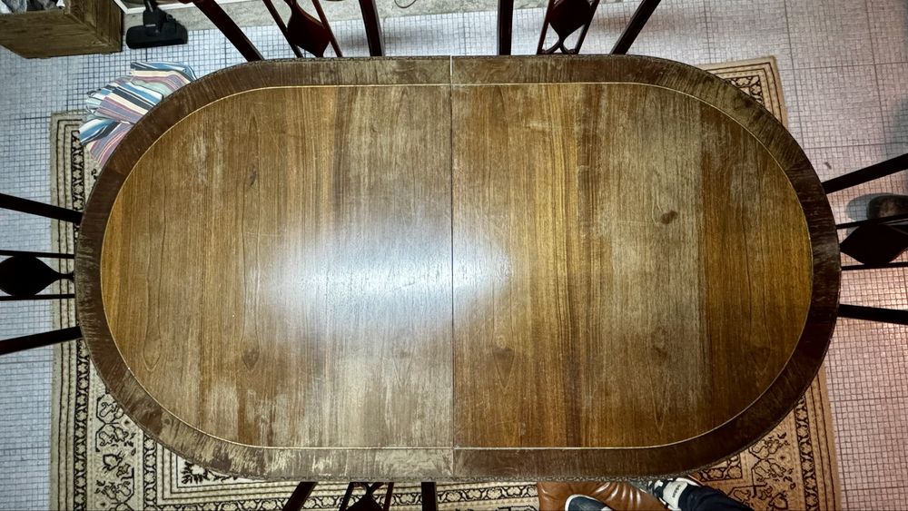 Mesa extensivel com 6 cadeiras