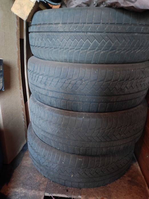 Sprzedam opony zimowe Continental 225/60 R18 V XL