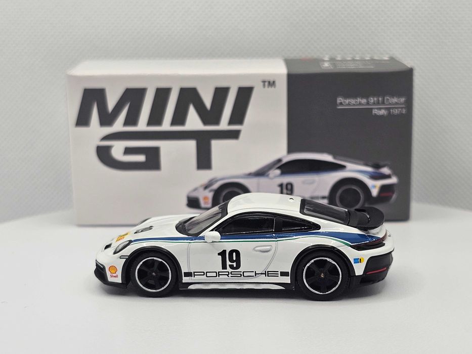 Mini GT Porsche 911 Dakar Rally 1974