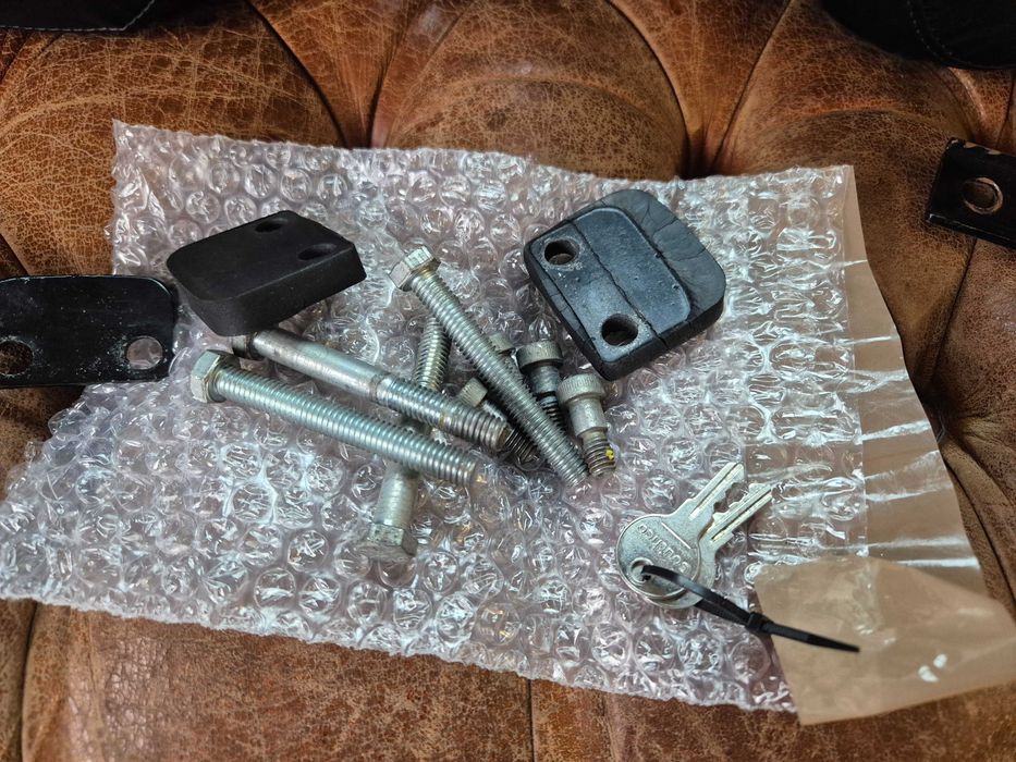 Malas Harley Davidson softail deluxe com chaves e parafusos.