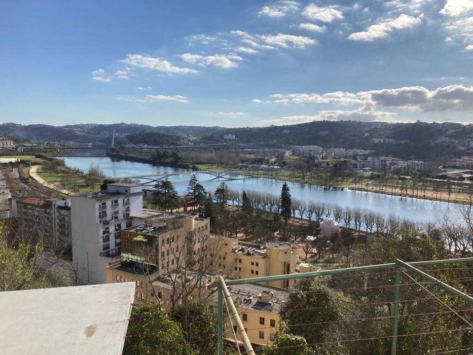 Quartos mobilados para Estudantes | Vista Rio Mondego | 5 min a pé do polo 1 da Universidade de Coimbra (alta) | De 230 a 295 euros + 80 despesas €