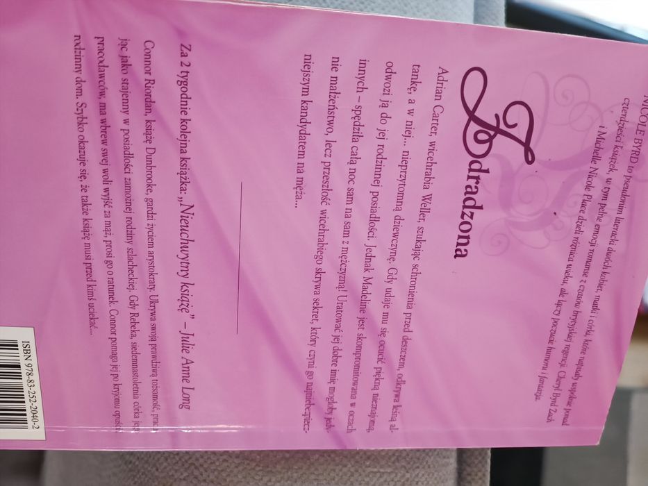 Zdradzona Nicole Byrd romans