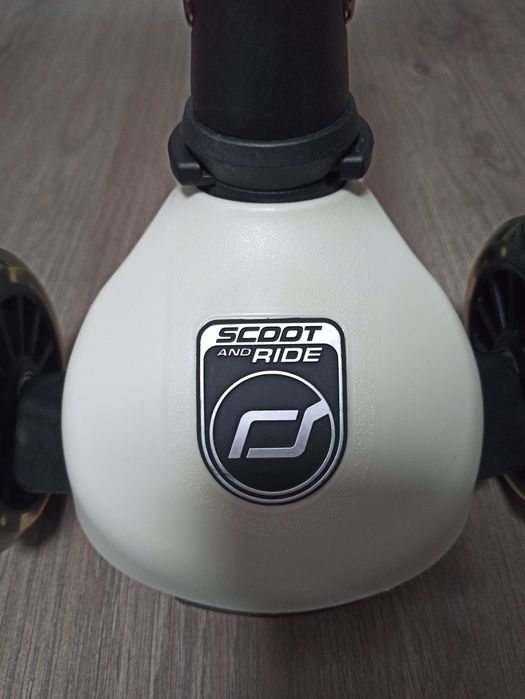 Hulajnoga Scoot and ride ASH led 3 kołowa