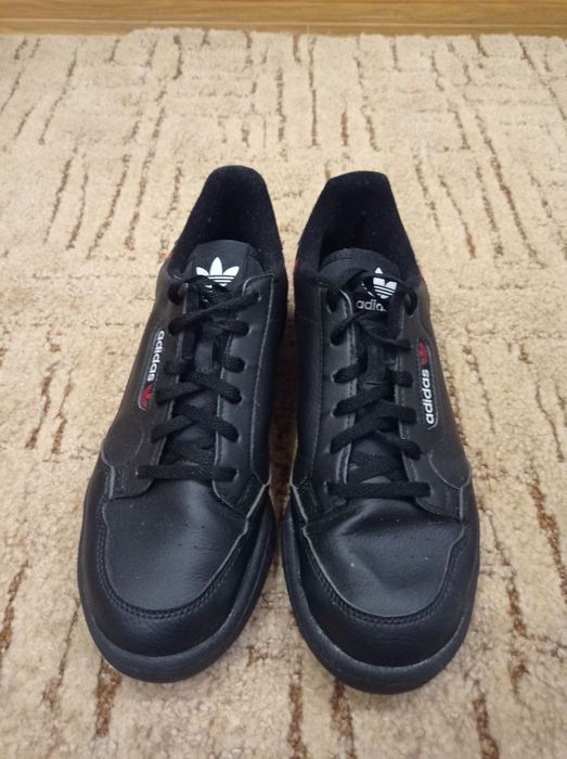 Кроссовки Adidas Continental 8.
