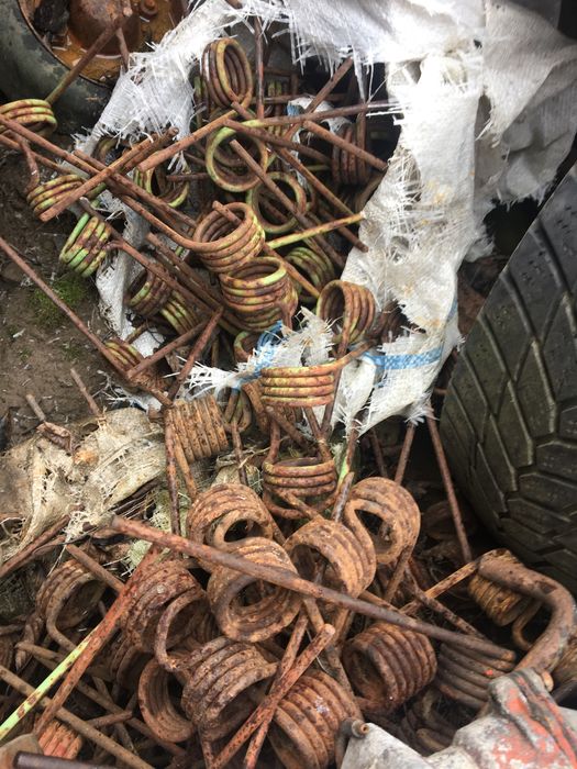 Продам запчастини до різних тракторів 80-90р.