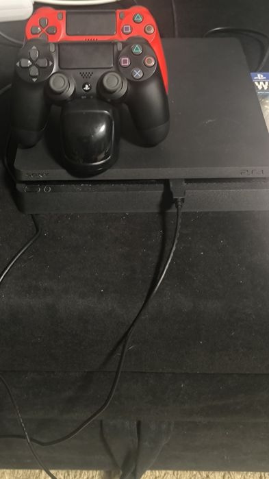 ПС 4 слим два джойстика + 4 диска