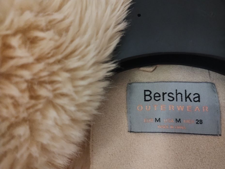 Kożuszek damski Bershka rozmiar M
