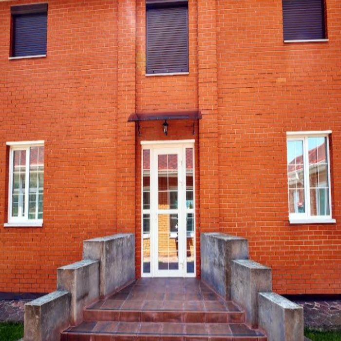 #434 котедж подобово з теплим басейном і великою альтанкою