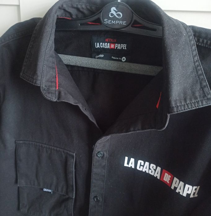Czarna koszula z nadrukiem La Casa de Papel