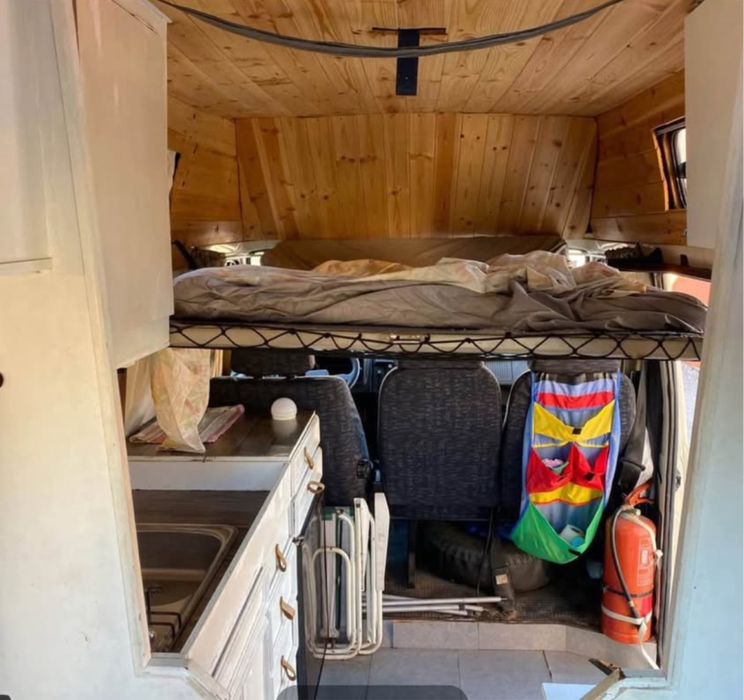 Renault Trafic legalizada como caravana 6 lugares sentados com conduto