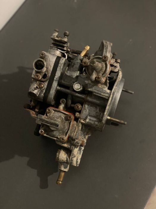 Карбіратор ваз 2105        .