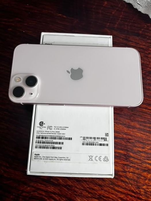 IPHONE 13 з гарантією . Стан ідеальний.  Ціна 18 000 грн