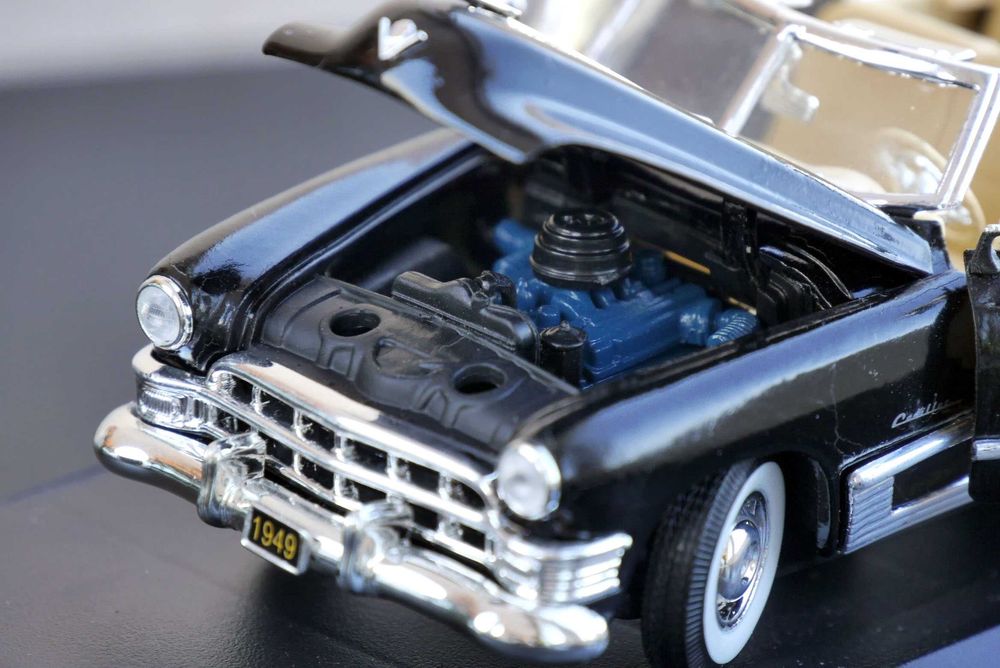 Модель Cadillac Series 62 (1949) 1:32 Signature models