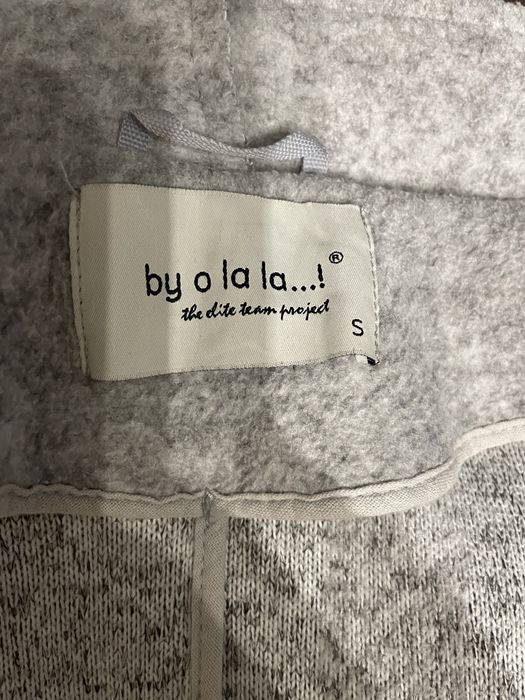 Przejściowy płaszczyk By o la la…!