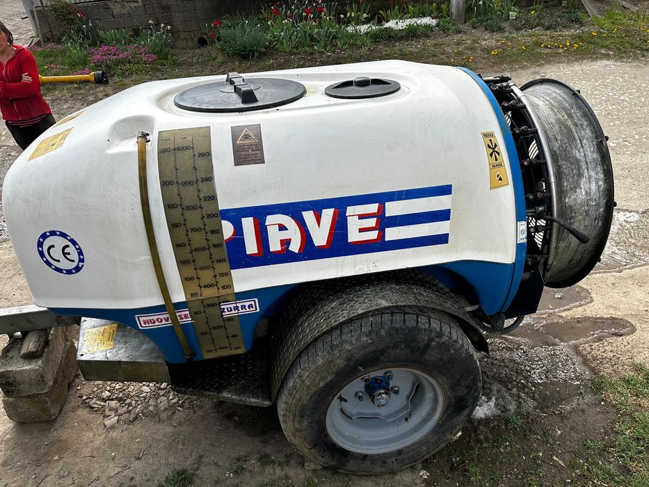 Оприскувач (опрыскиватель) 1000 літрів. Италия