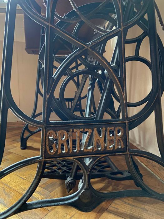 Швейна машинка Gritzner, ножная швейная машинка Грицнер
