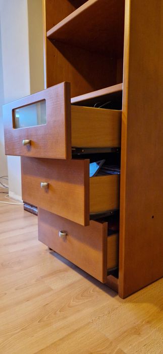 Móvel de apoio para sala em excelente estado de conservação.