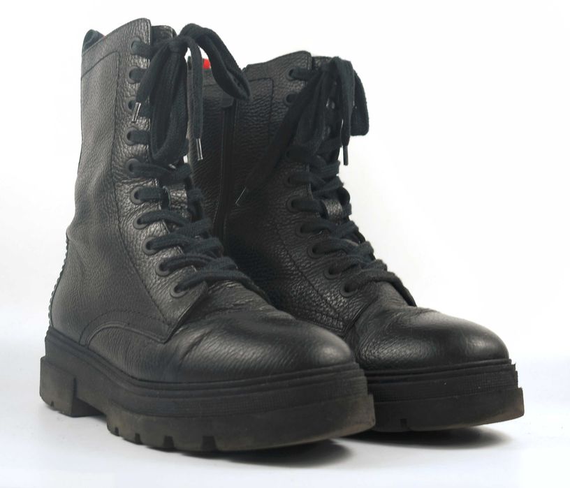 Używane Tommy Hilfiger Trapery Monochromatic Lace Up Boot rozmiar 40