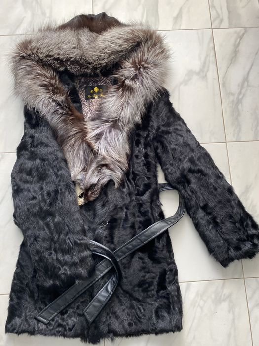 Шубка, шуба із горного козлика з капюшоном