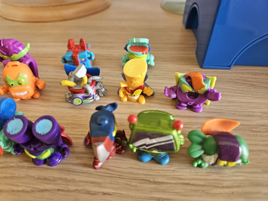 Super zings 15 figurek i 2 dodatki