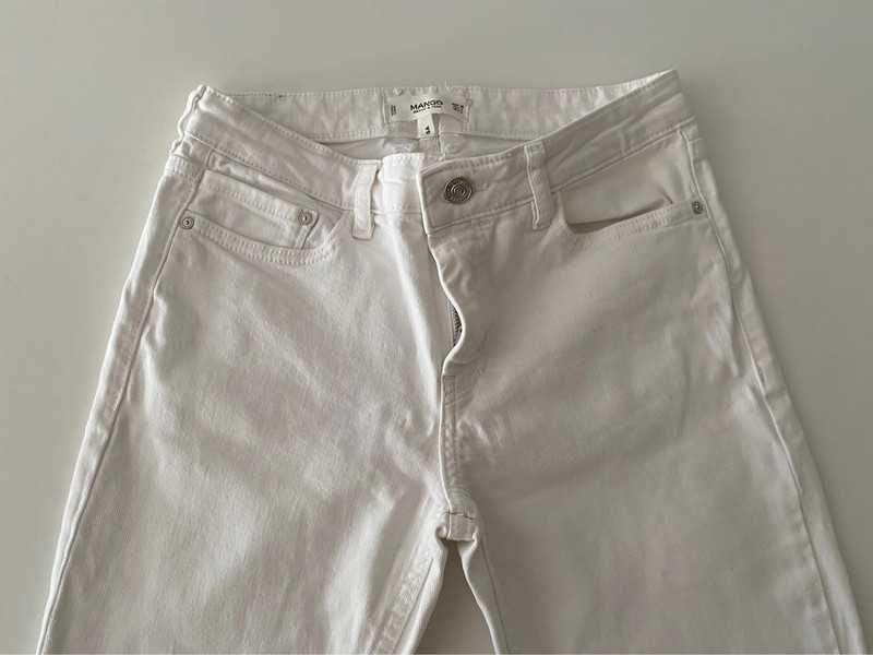 Calça branca da Mango