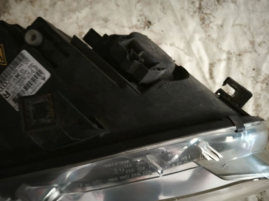 Farol direito bi-xenon Audi A4 B7 s-line pisca branco