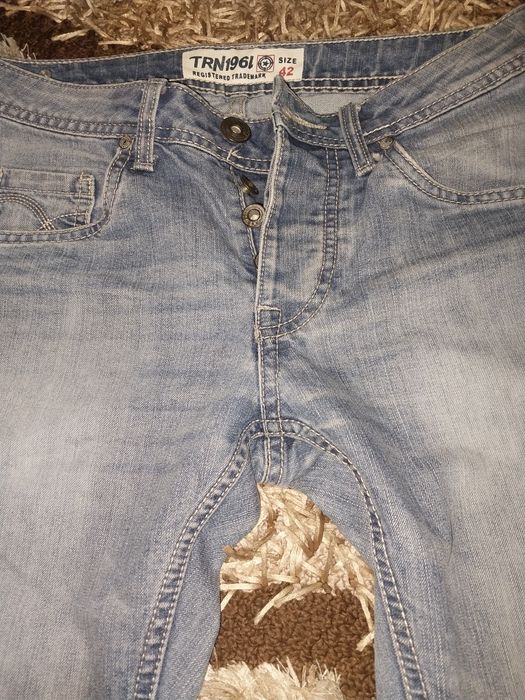 Продам чоловічі джинси у гарному стані