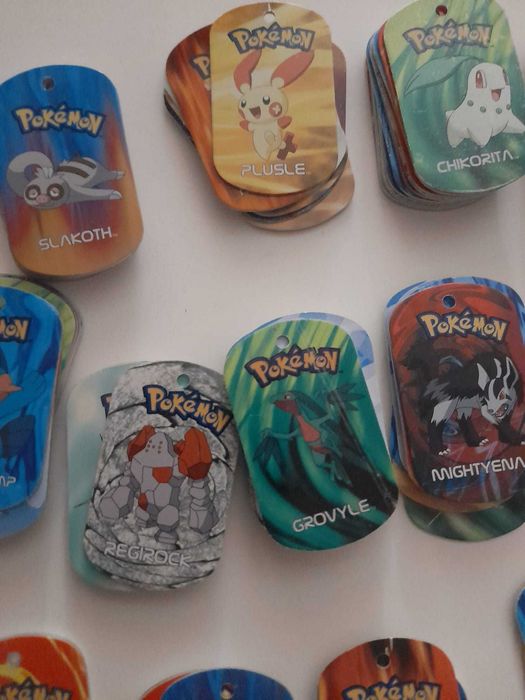Cartas em chapa Pokémons colecionar