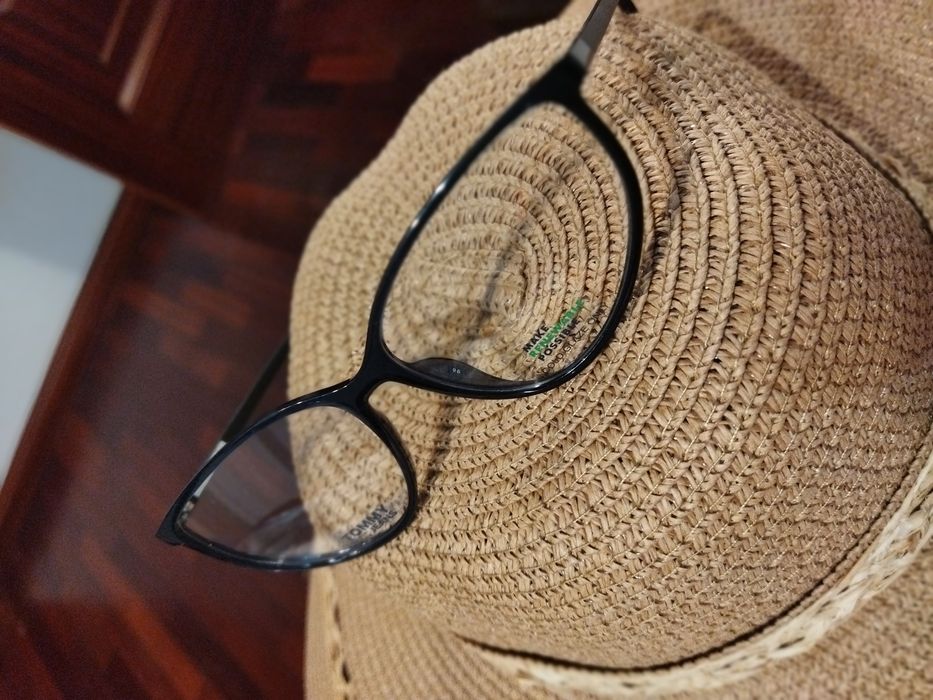 Óculos Tommy Jeans pretos