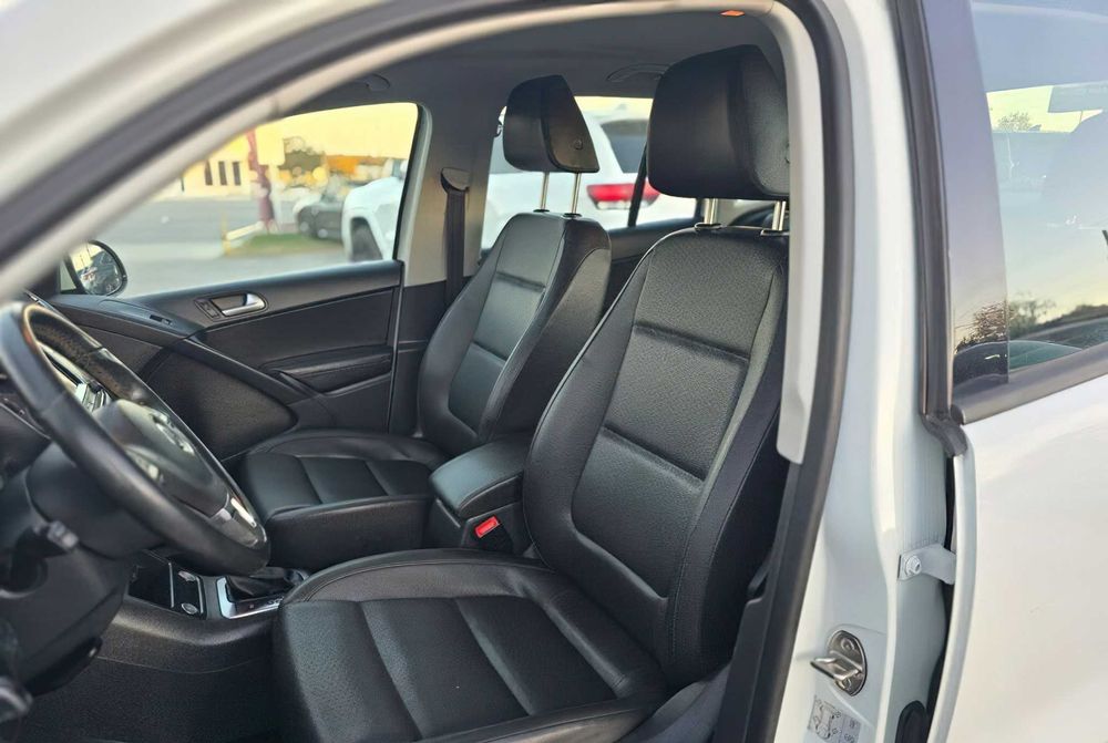 Volkswagen Tiguan S      2016