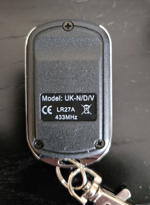 Comando garagem UKNDV