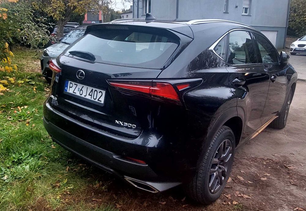 Samochód Osobowy Lexus NX 300