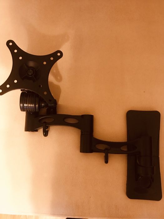 Настенное крепление телевизора